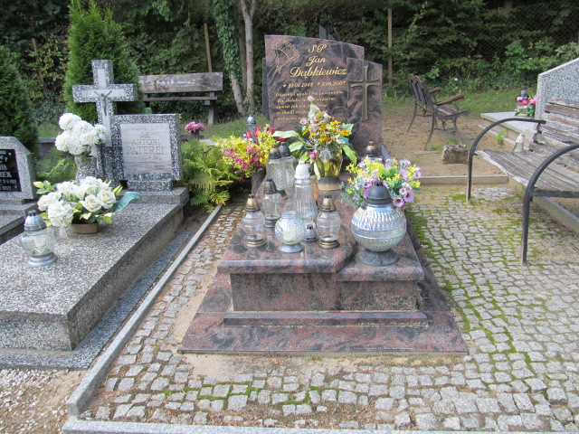 Grób Jan Dąbkiewicz